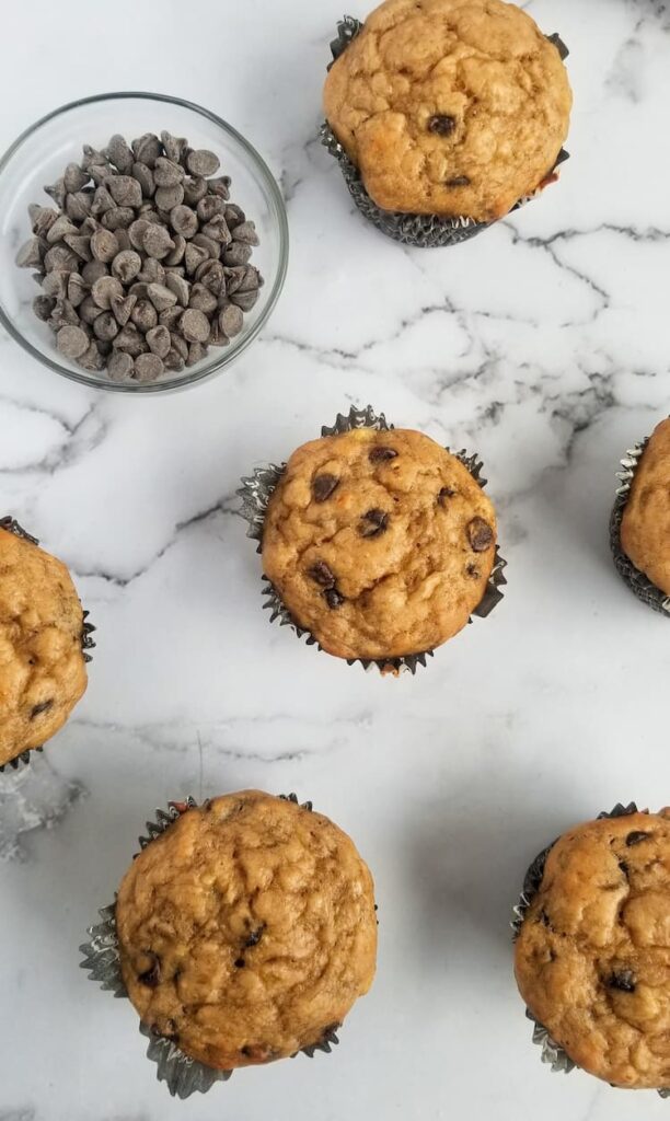 BANANA MUFFINS WITH CHOCOLATE CHIPS
