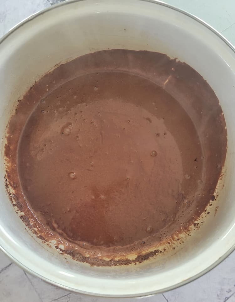 pot of thickened chocolate