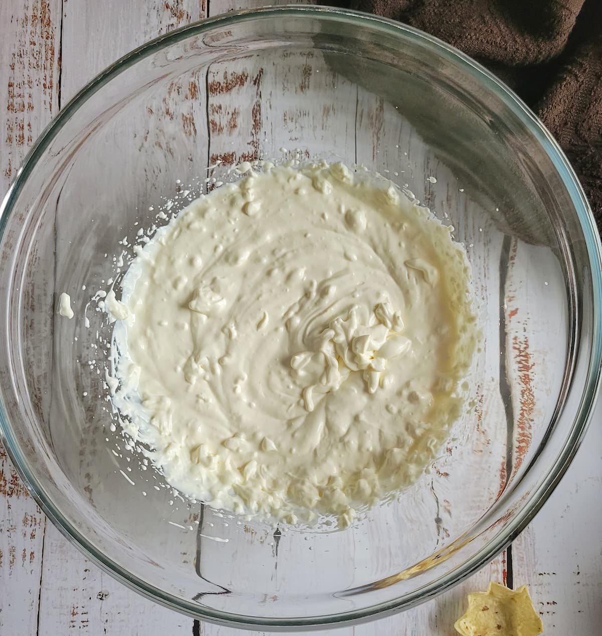 bowl of sour cream and mayo mixed