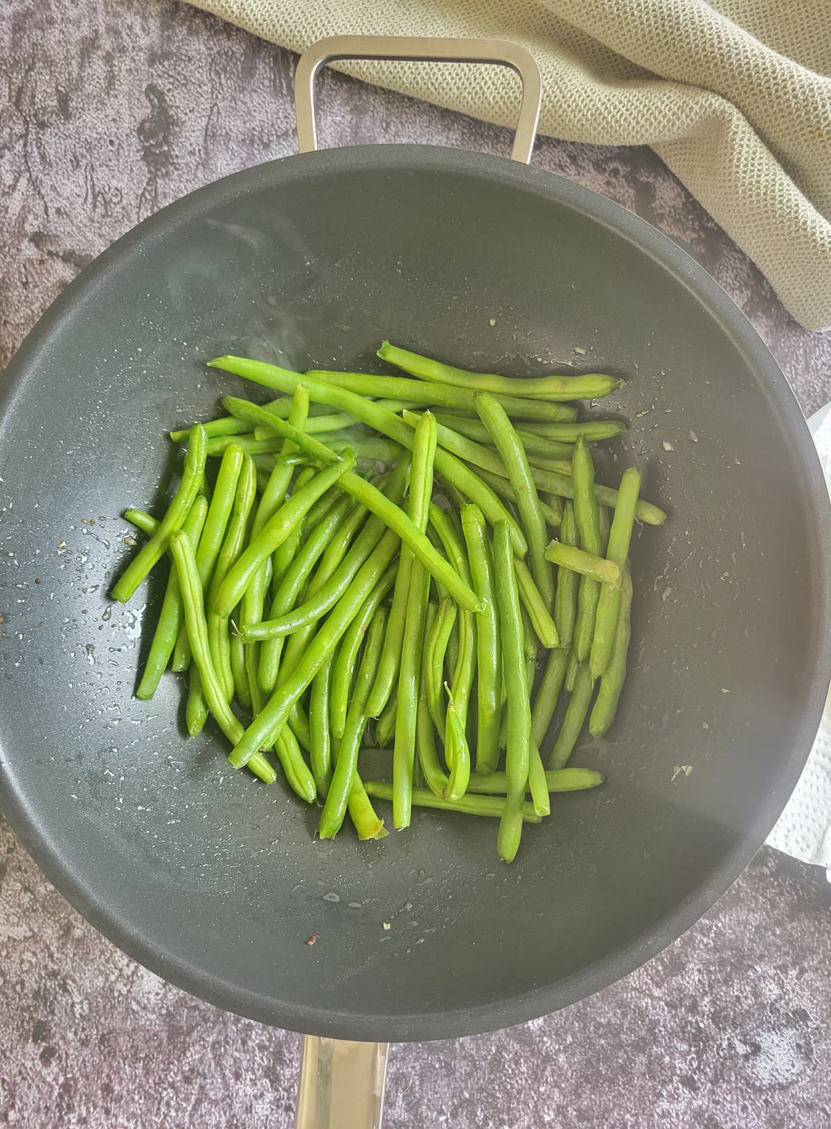 green beans in a wok