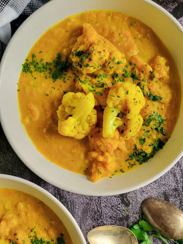CAULIFLOWER SOUP WITH TURMERIC AND GINGER