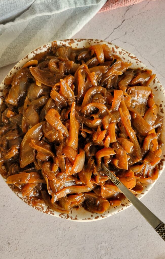 HOW TO CARAMELISE AN ONION