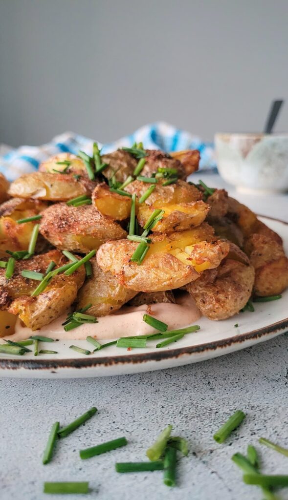 SMASHED POTATOES WITH SOUR CREAM