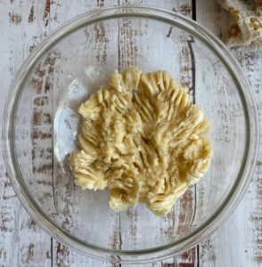 bowl of mashed bananas