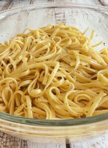 cooked linguine tossed in a zesty italian dressing.