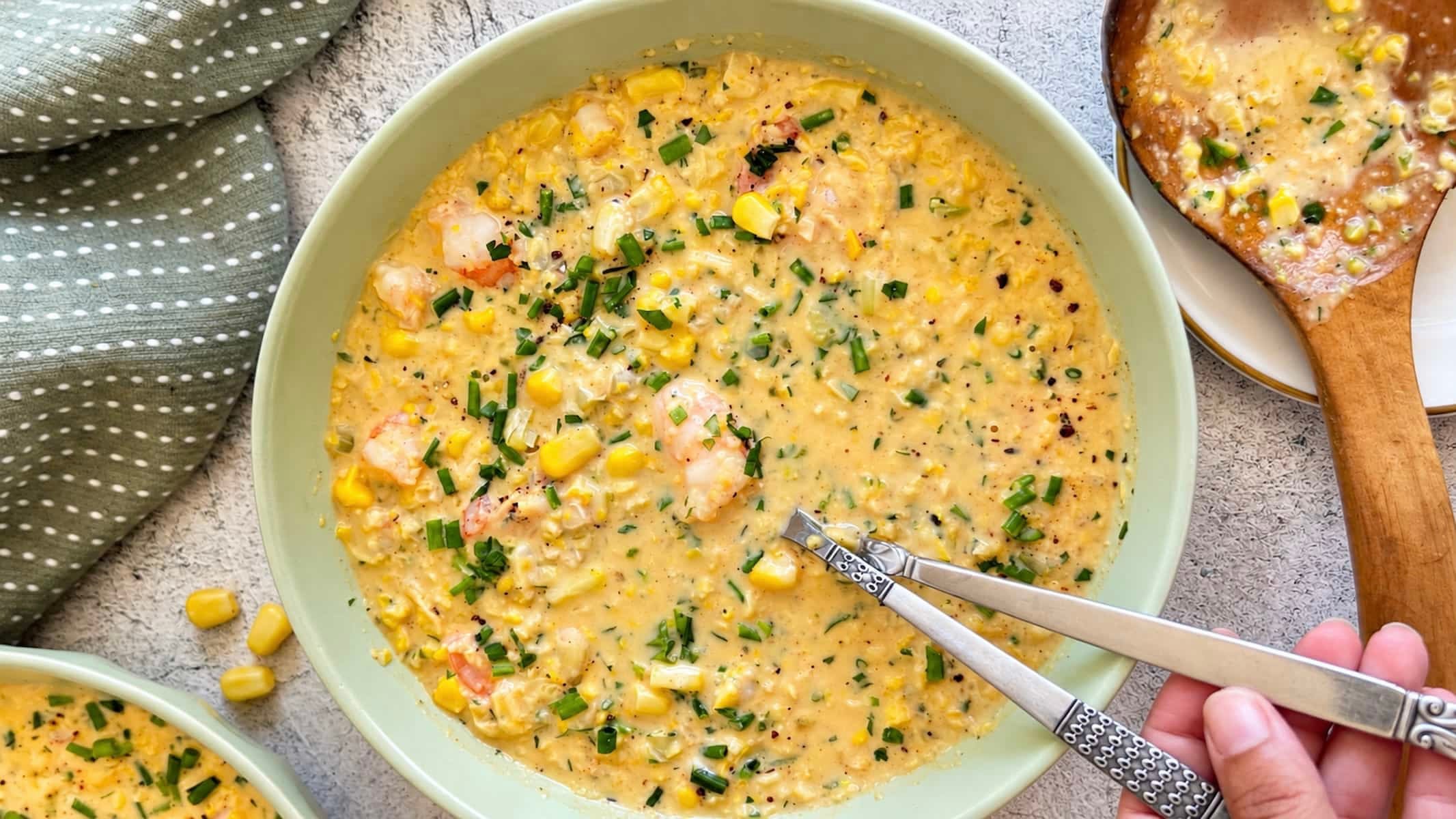 Creamy shrimp and corn chowder with tender shrimp, sweet corn, fresh herbs, and black pepper.